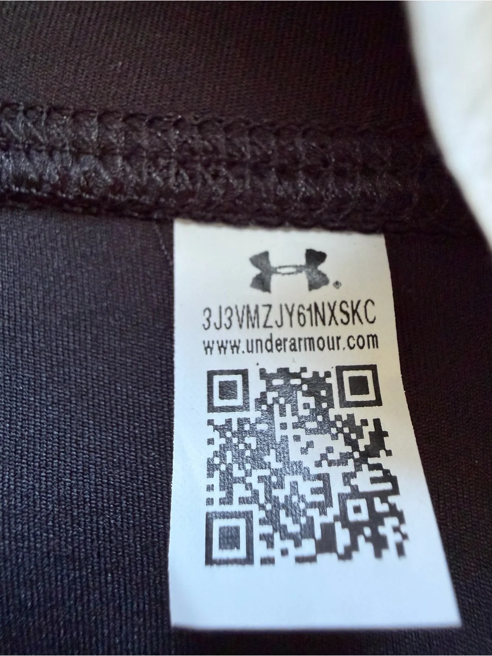 Under Armour  Motion Solid Ankle Crop Black Athletic Leggings